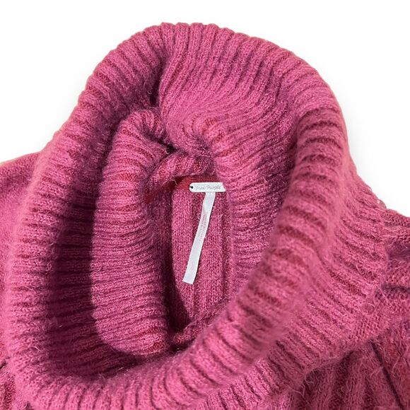 NWT Free People Big City Turtleneck Sweater Mulberry Size L Oversized Fuzzy $168 - Picture 9 of 12